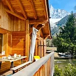 Cosy Chalet With Views Of Mont Blanc