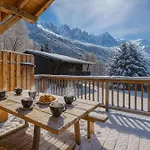 シャレー Cosy Chalet With Views Of Mont Blanc