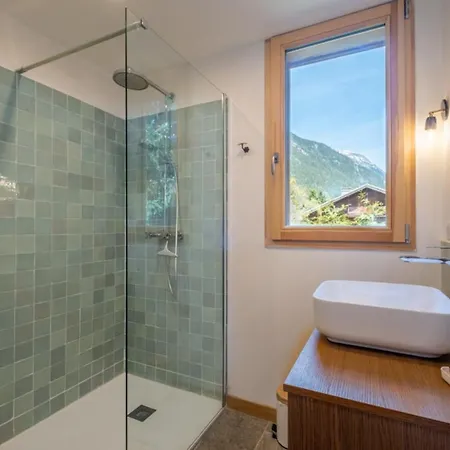 Sublime Semi Detached Facing The Mont Blanc * Chamonix